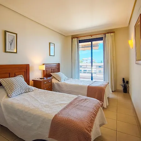 Floor Ocean View - Swimming Pool